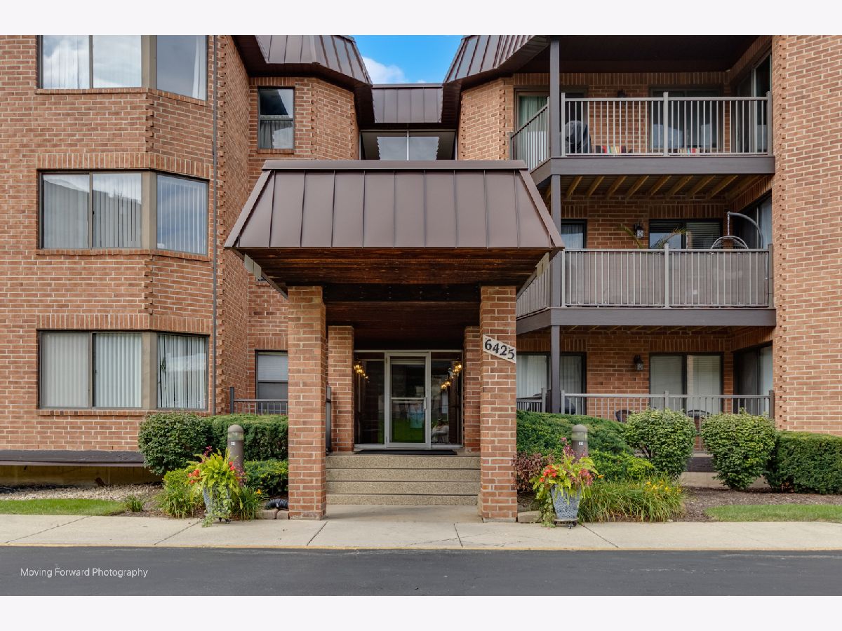 Sold Willowbrook Illinois, 6425 Clarendon Hills