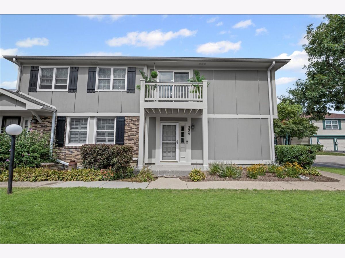 Townhomes & Condos For Sale Westwood Vernon Hills Illinois, 336 Westwood Court