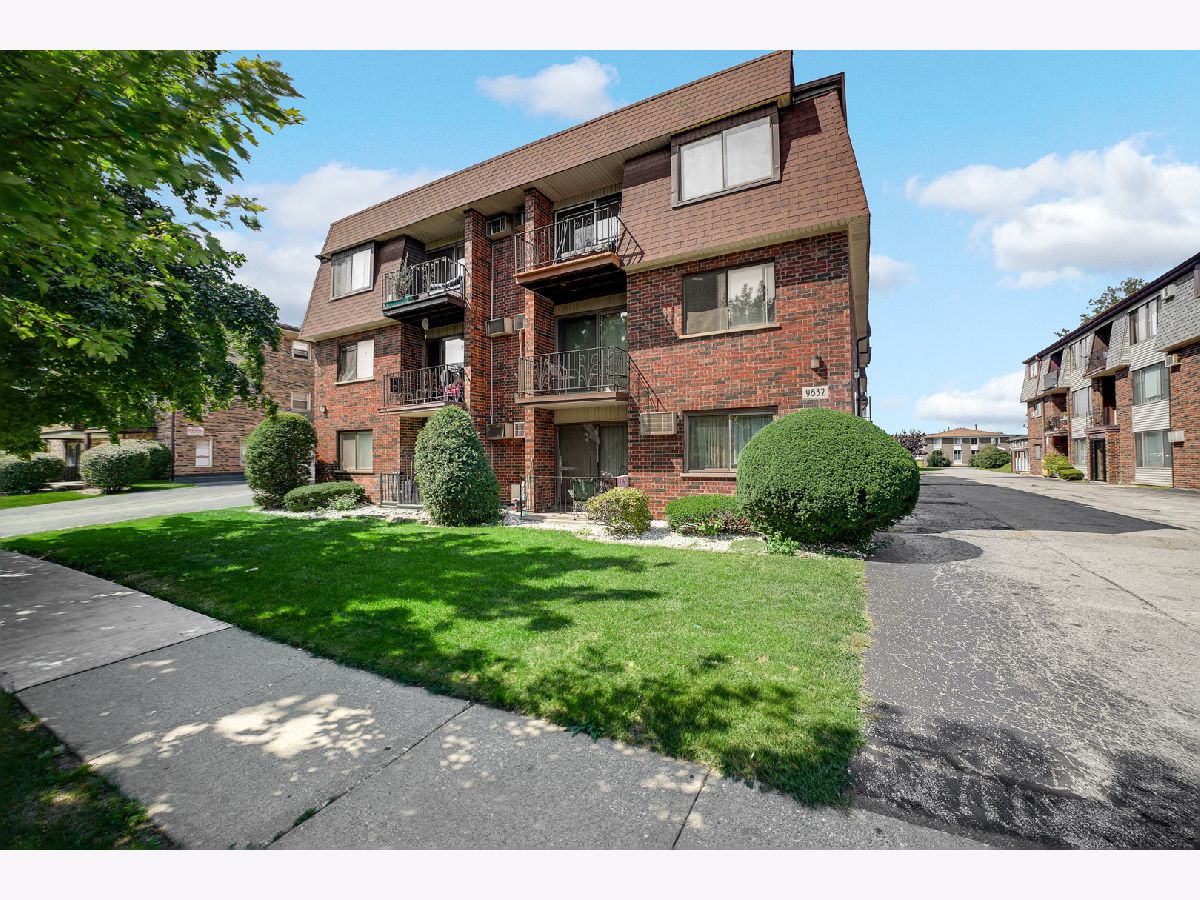  For Sale Chicago Ridge Illinois, 9832 Nottingham Avenue