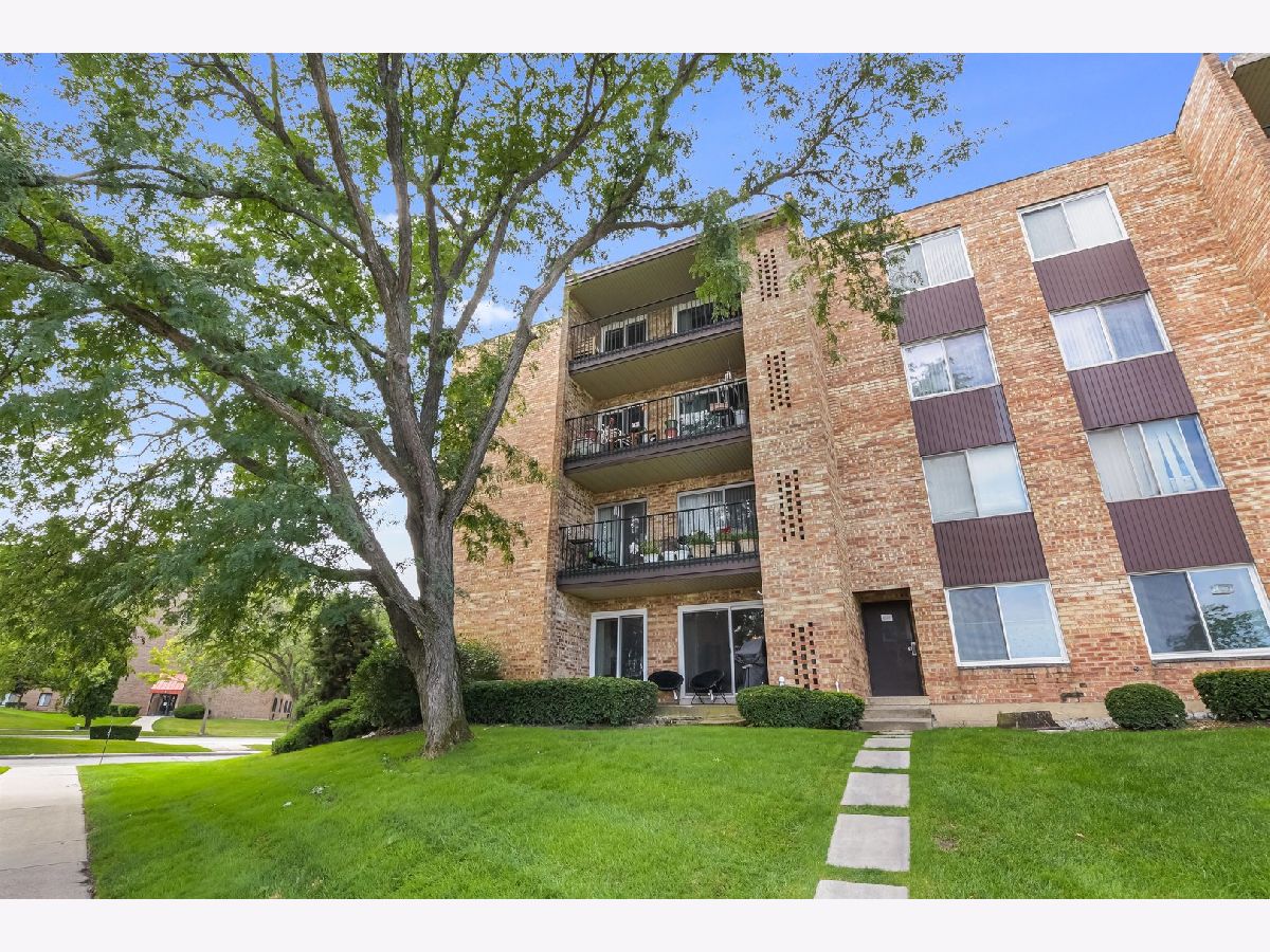  For Sale Mount Prospect Illinois, 500 Huntington Commons Road