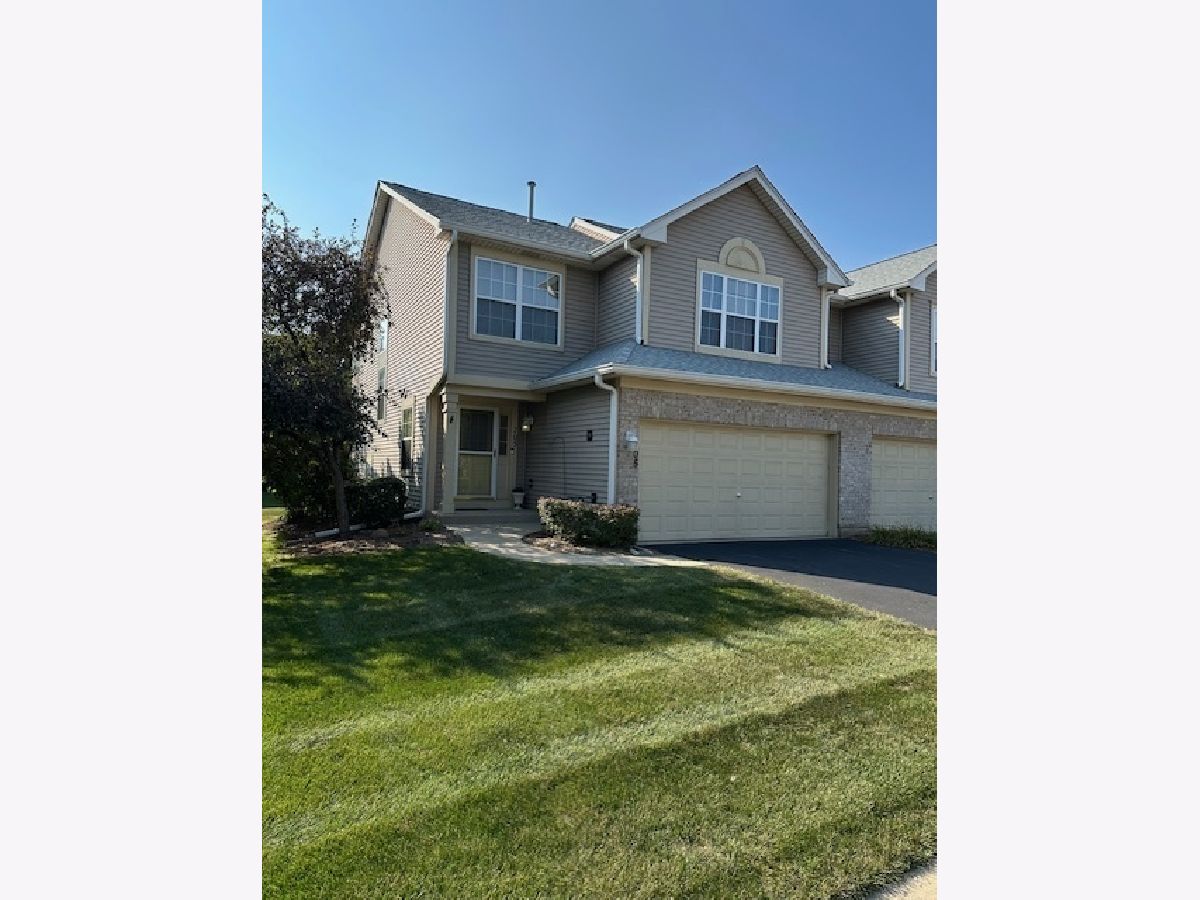 Townhomes & Condos For Sale Fieldstone Elgin Illinois, 705 Littleton Trail