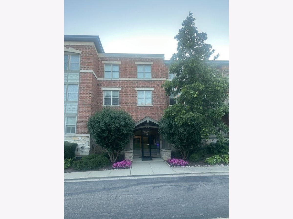  For Rent Bartlett Illinois, 267 Railroad