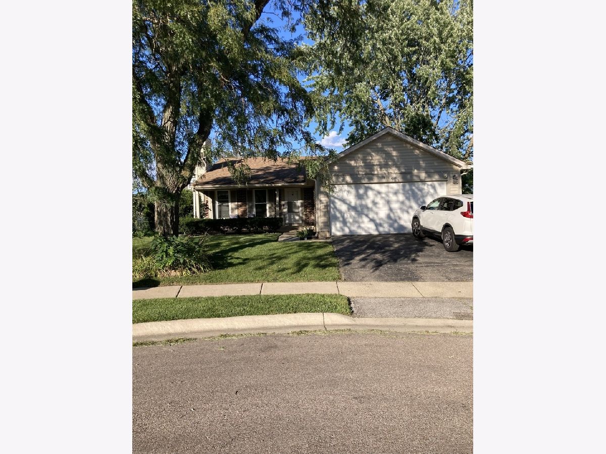  For Sale Carol Stream Illinois, 351 Juniper Court