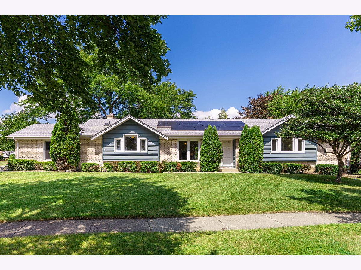  For Sale Mundelein Illinois, 1912 Friars Lane