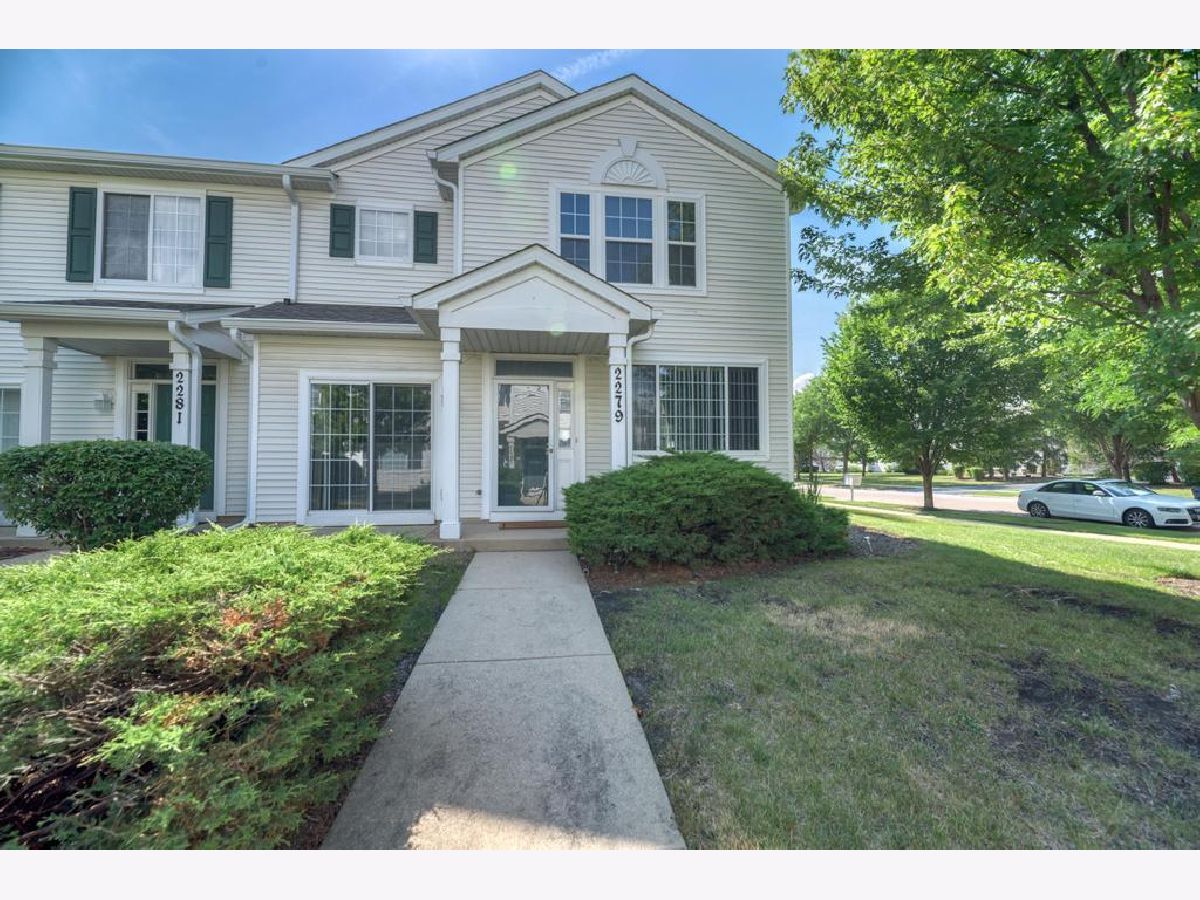 Townhomes & Condos For Rent Reflections Aurora Illinois, 2279 Reflections
