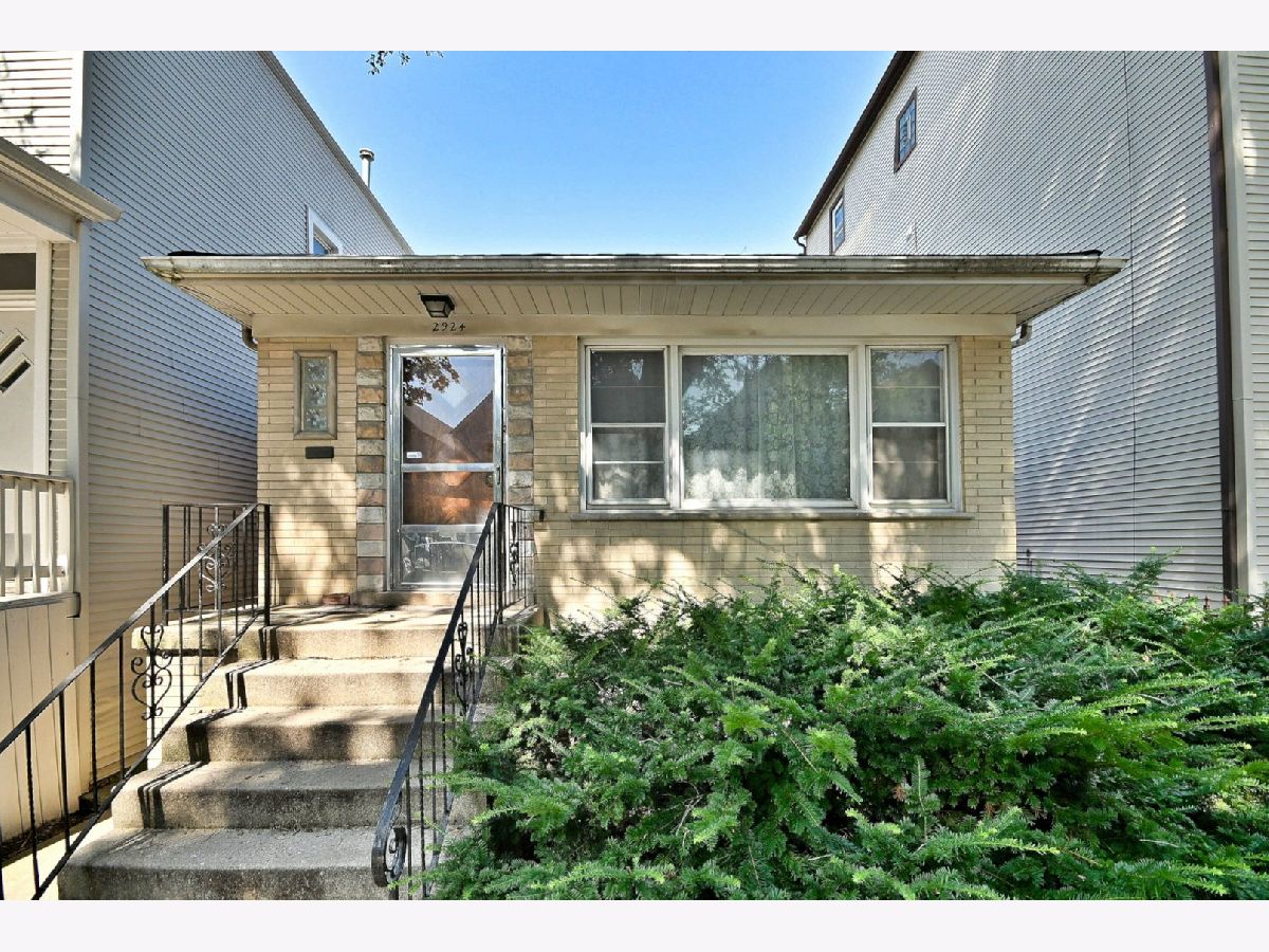  For Sale Chicago Illinois, 2924 Dawson Avenue