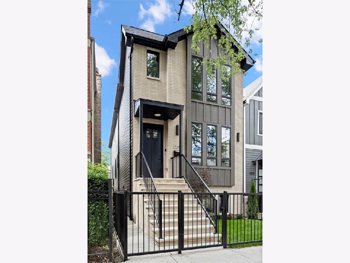  For Sale Chicago Illinois, 3140 Leavitt Street