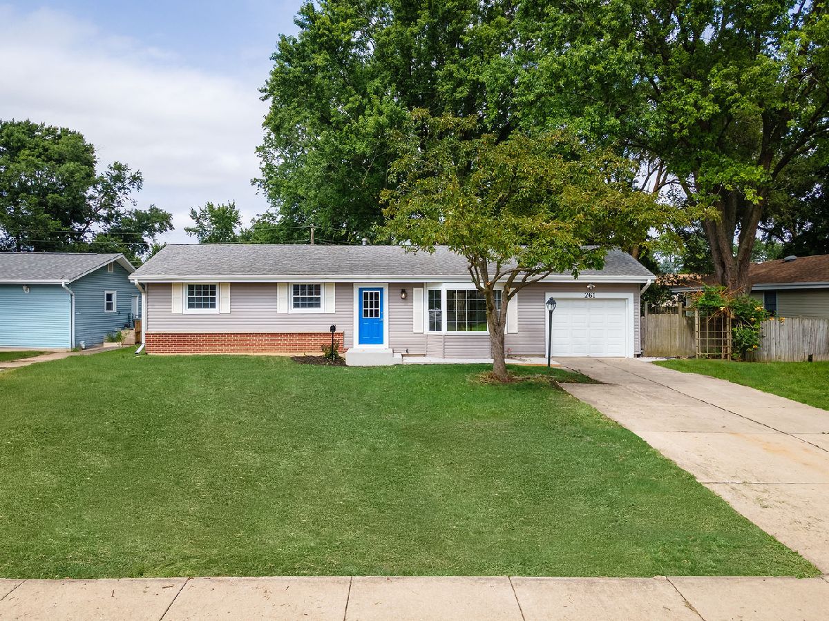  For Sale Carol Stream Illinois, 261 Arrowhead Trail