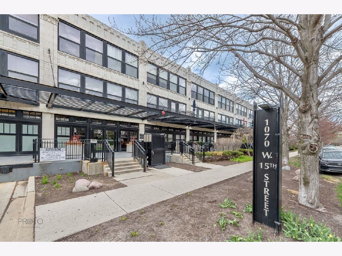  For Sale Chicago Illinois, 1070 15th Street