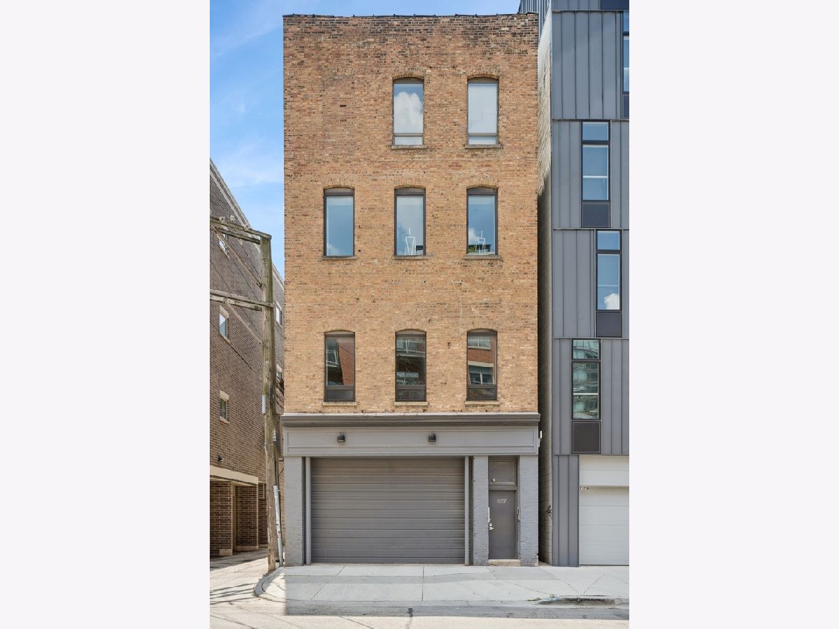  For Sale Chicago Illinois, 957 Huron Street