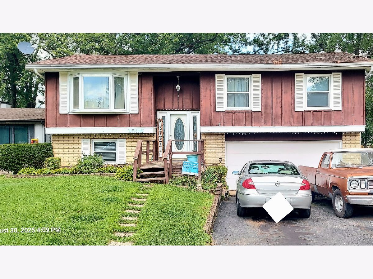  For Sale Lake In The Hills Illinois, 1506 Monroe Street