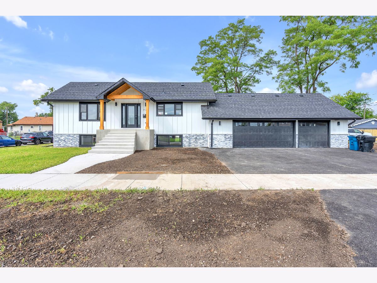  For Sale Phoenix Illinois, 718 152nd Street