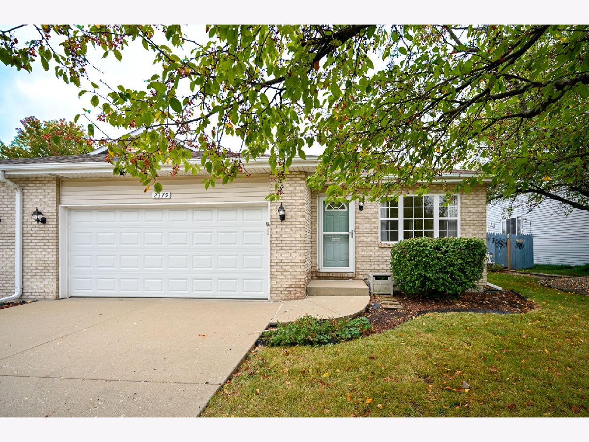 For Sale Crest Hill Illinois, 2379 Caton Crest Drive