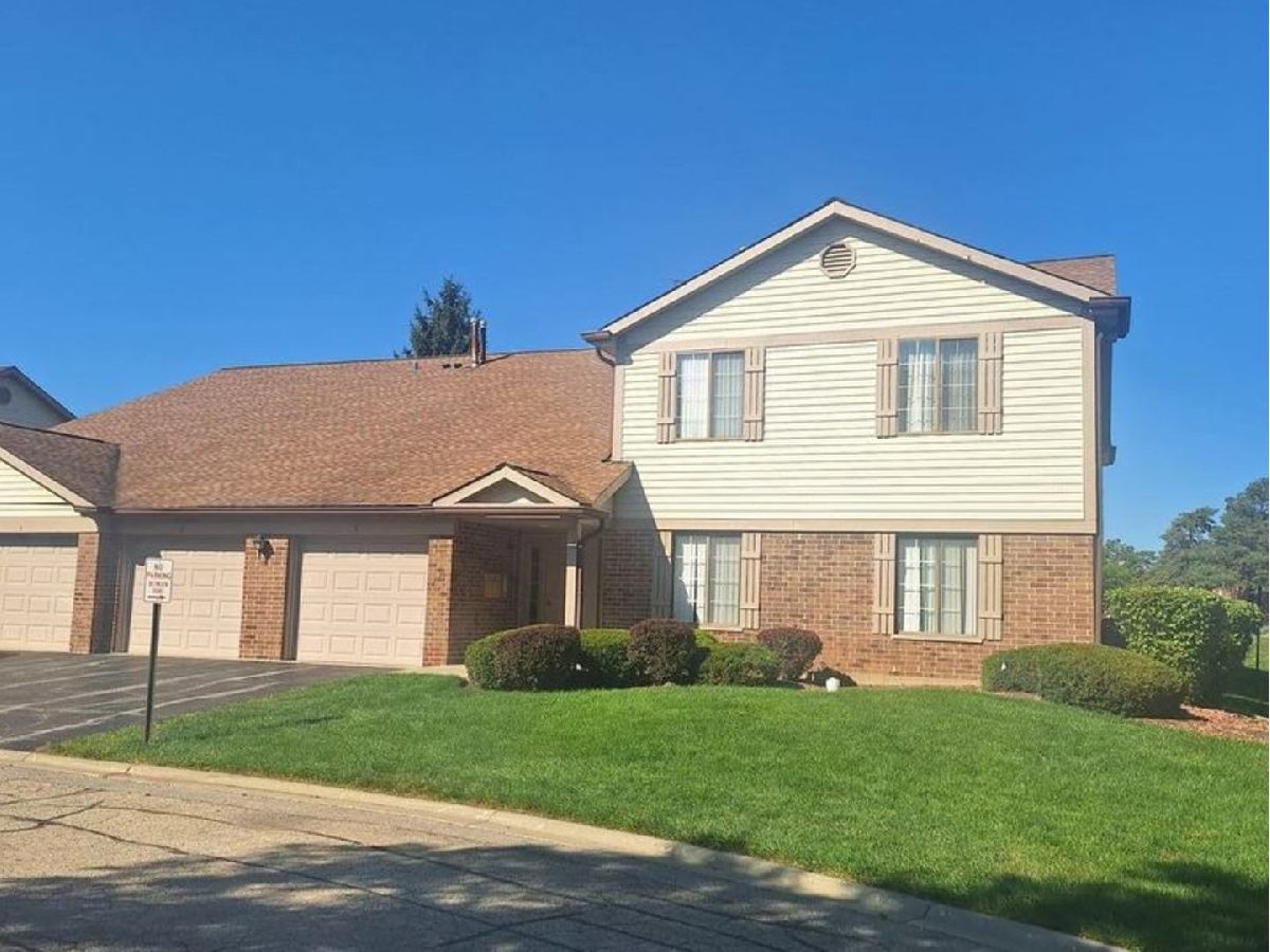 Townhomes & Condos For Sale Pheasant Trail Arlington Heights Illinois, 4242 Pheasant Trail Court