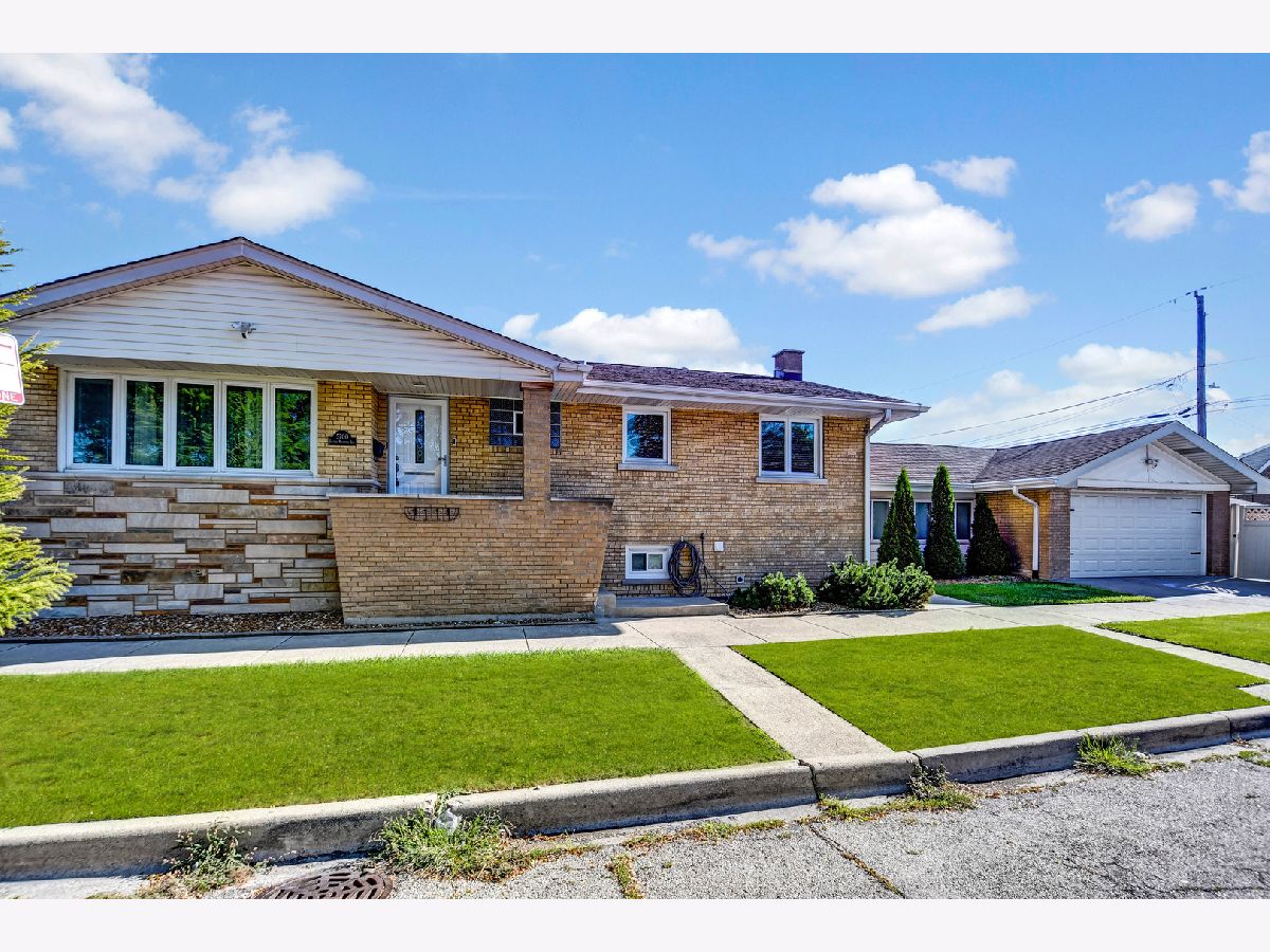  For Sale Chicago Illinois, 5700 Monitor Avenue