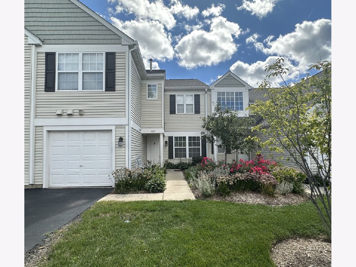Townhomes & Condos For Rent Windridge Naperville Illinois, 2235 Waterleaf