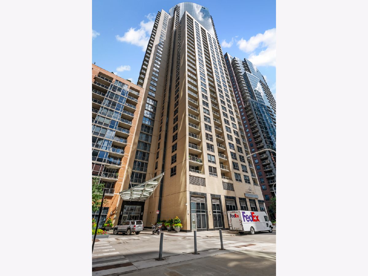  For Sale Chicago Illinois, 420 Waterside Drive