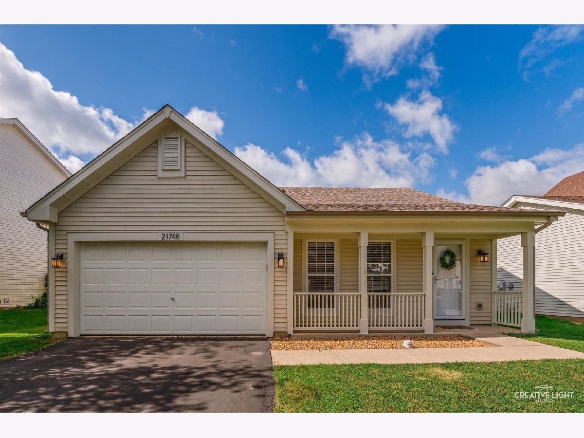 Homes & Townhomes Sold Lakewood Falls Plainfield Illinois, 21748 Hemingway