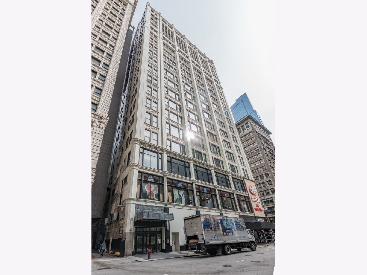  Rented Chicago Illinois, 8 Monroe