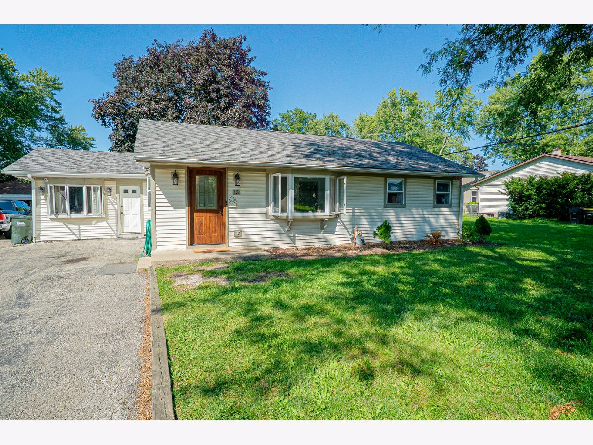  For Sale Lake In The Hills Illinois, 13 Deer Path Road