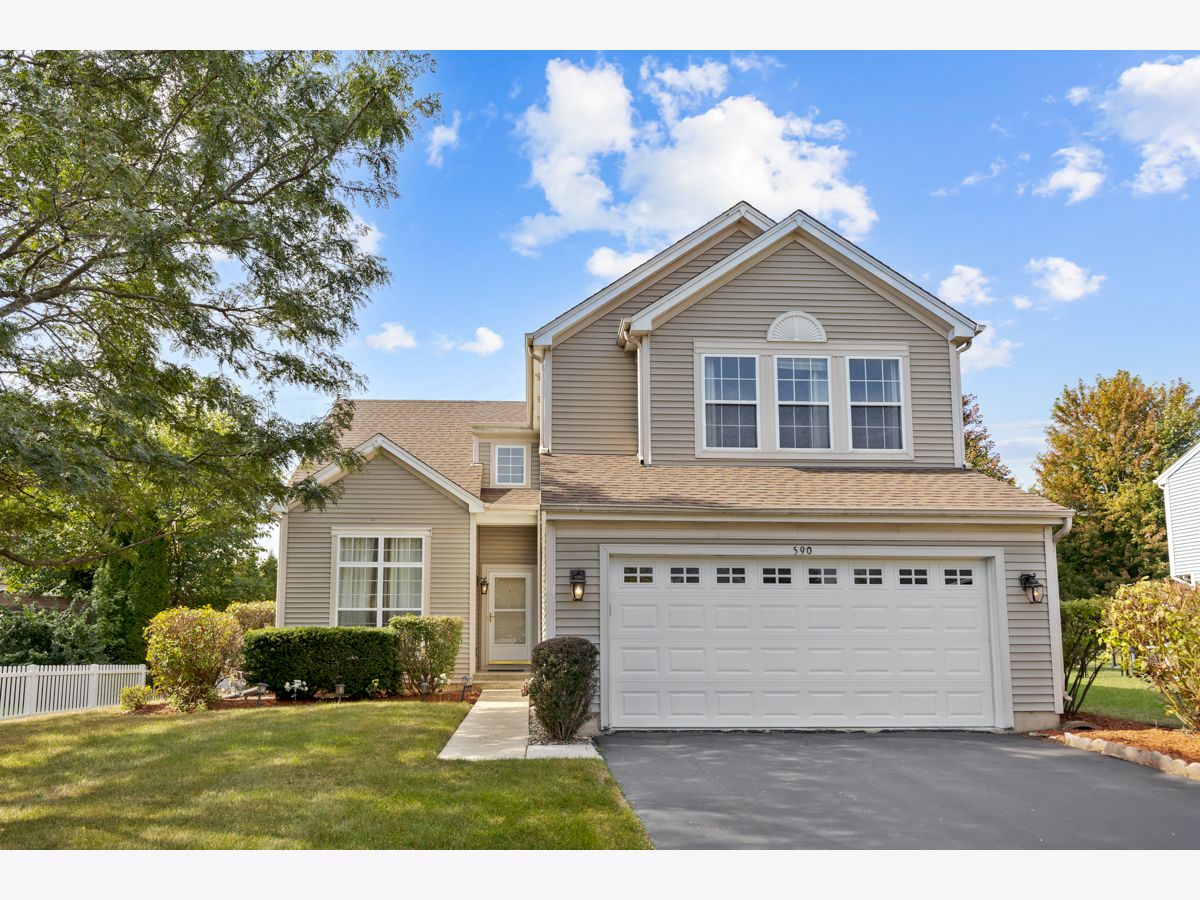  For Sale South Elgin Illinois, 590 Fenwick Lane
