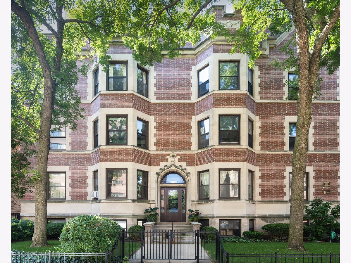  For Sale Chicago Illinois, 707 Bittersweet Place