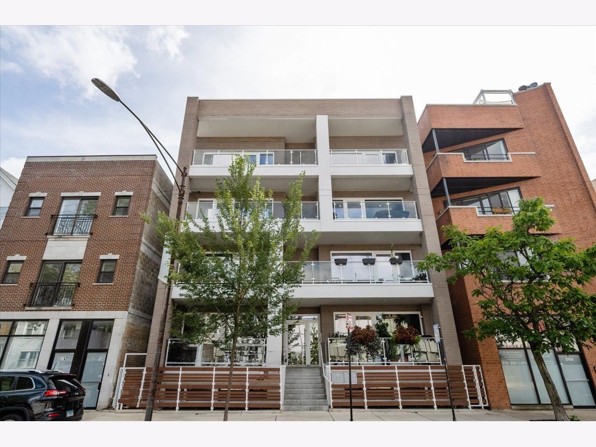  For Sale Chicago Illinois, 2149 Belmont Avenue