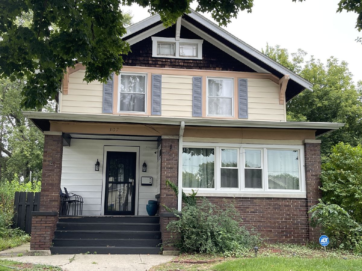  Rented Rockford Illinois, 307 London