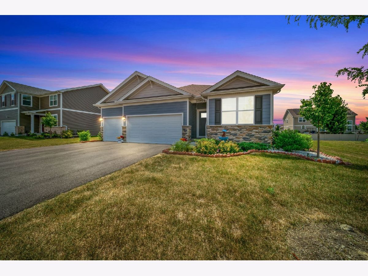  For Sale Plainfield Illinois, 16954 Lucas Drive