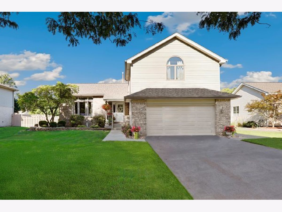  For Sale Hickory Hills Illinois, 9312 77th Court