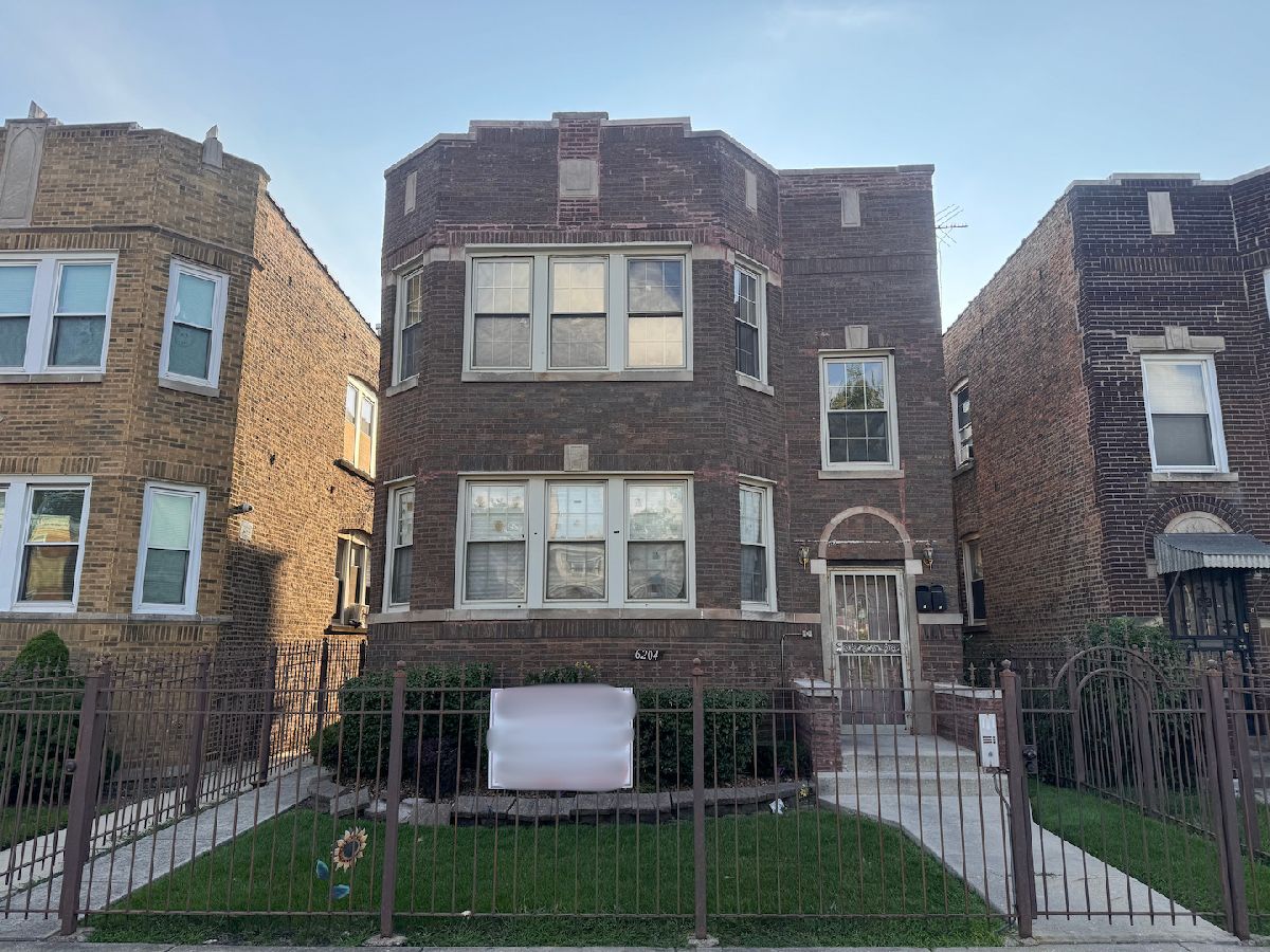 Rented Chicago Illinois, 6204 Claremont