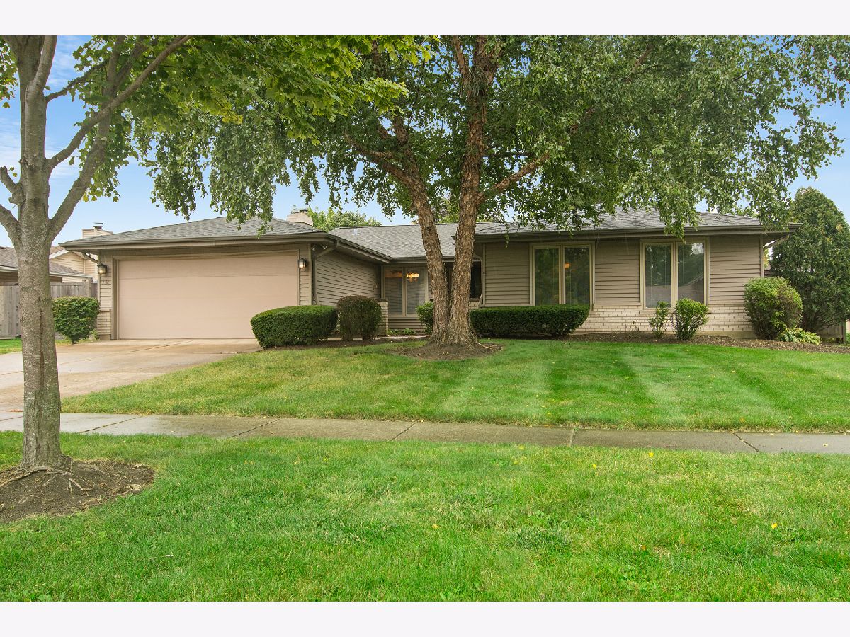 Townhomes & Condos & Homes For Sale Westlake Bloomingdale Illinois, 260 Bedford Lane