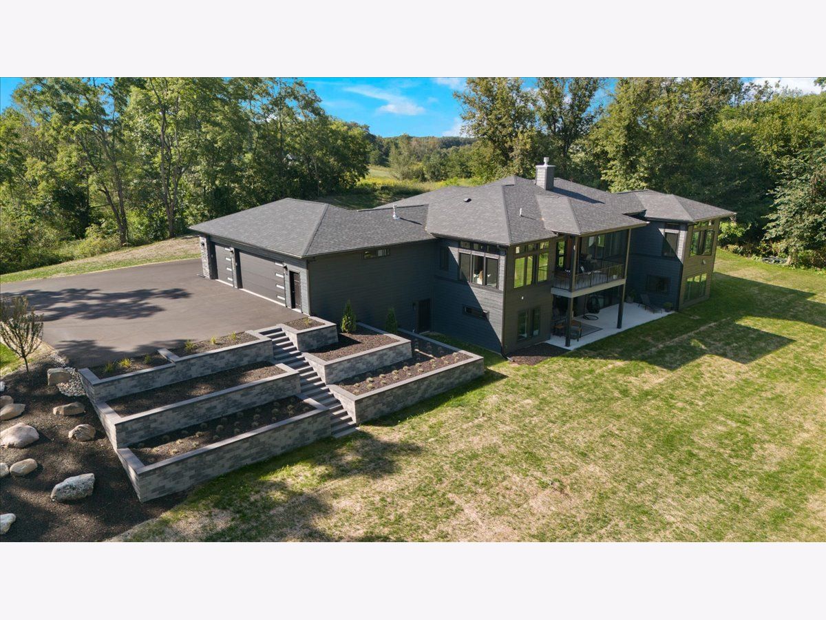  For Sale Burlington Wisconsin, 815 English Settlement Avenue