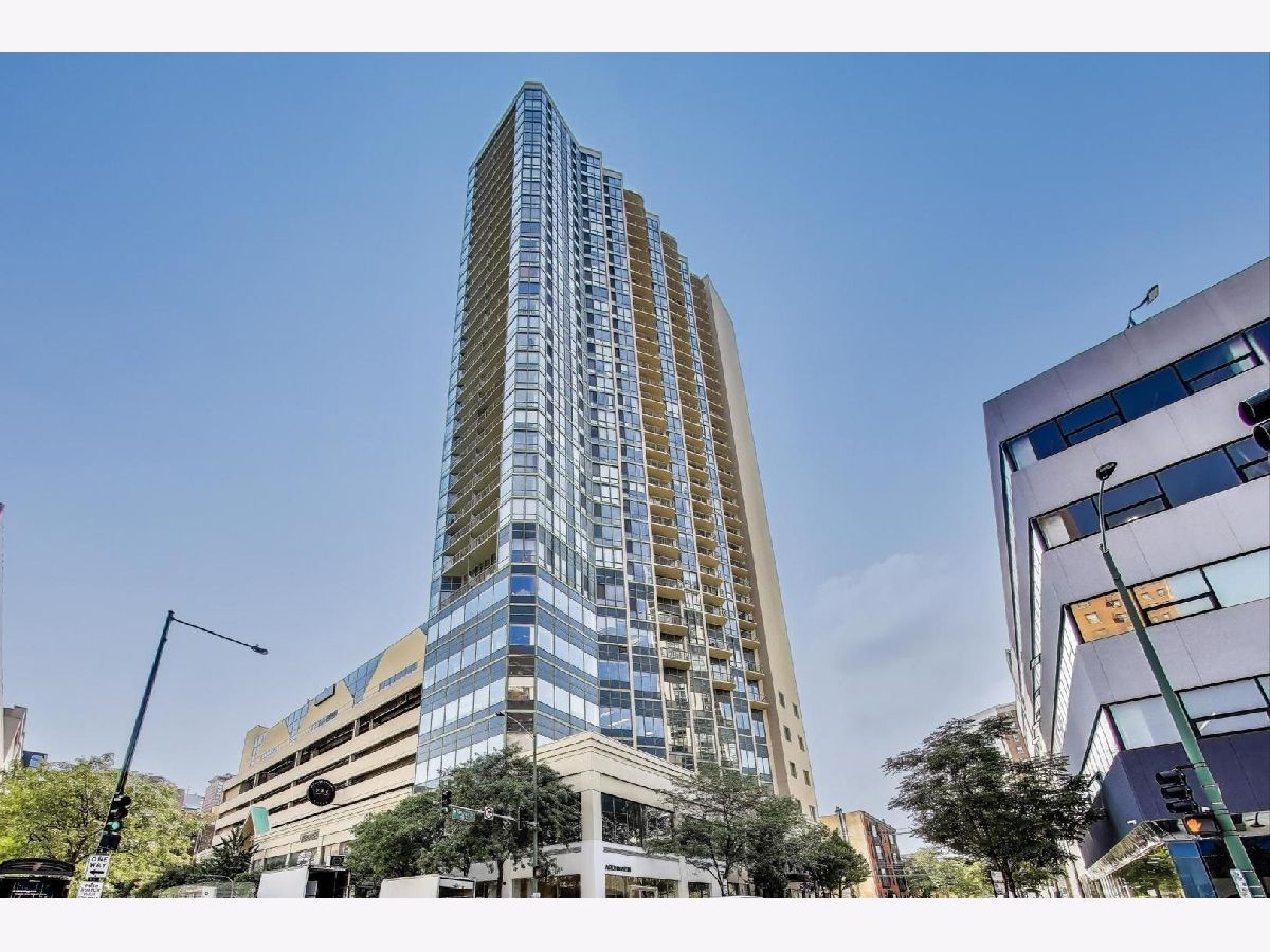 Condominiums For Sale Gold Coast Galleria Chicago Illinois, 111 Maple Street