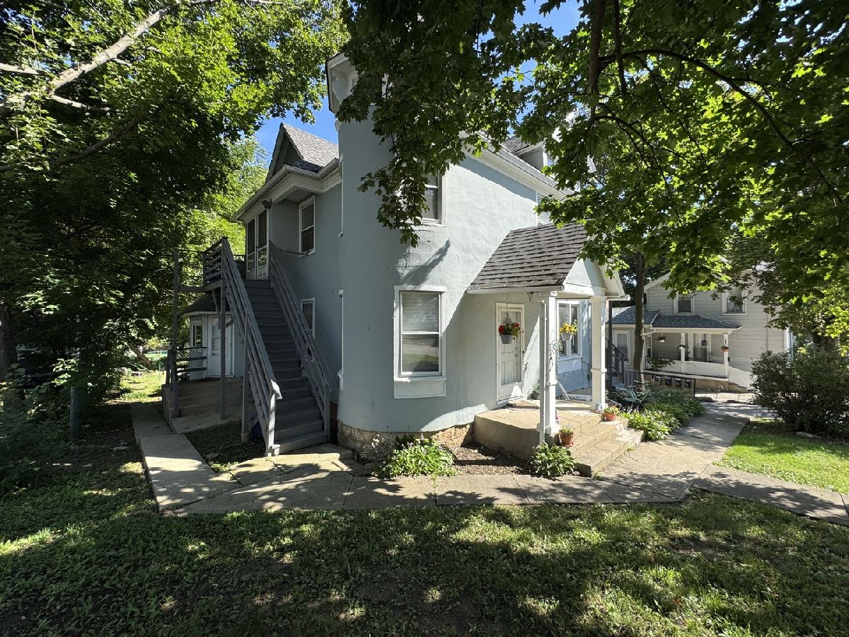  Rented West Chicago Illinois, 137 Washington