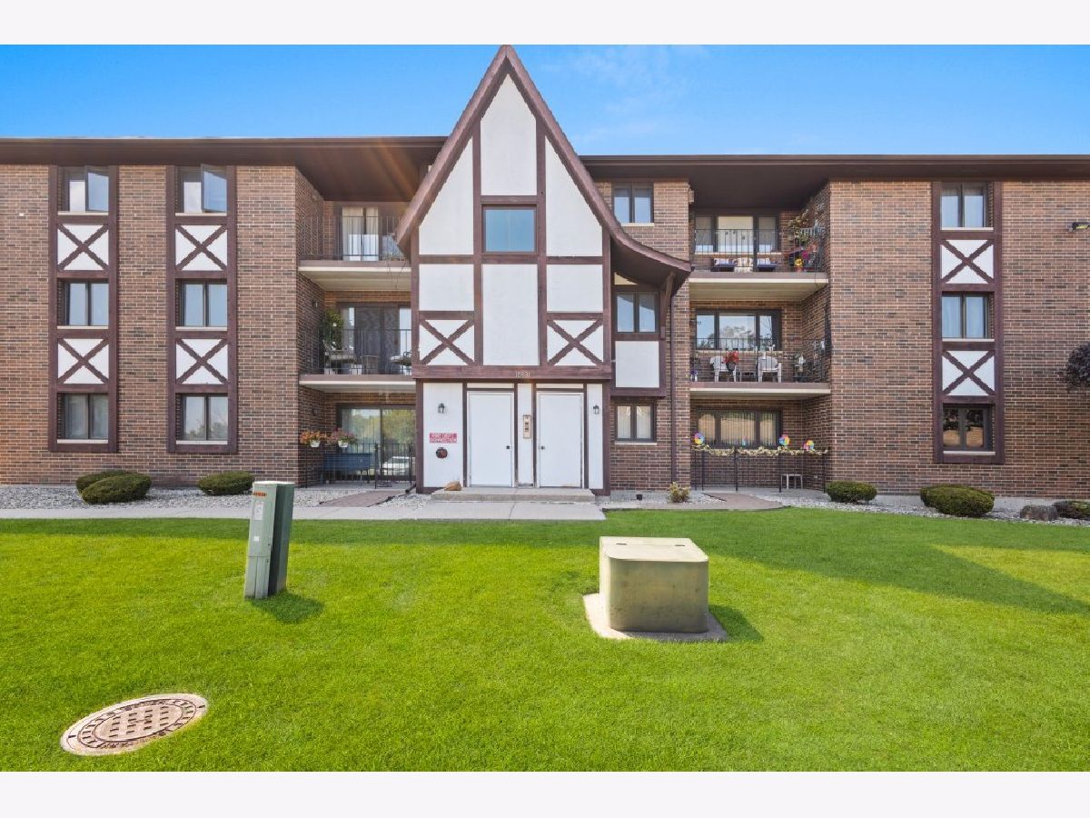  For Sale Palos Hills Illinois, 10531 Roberts Road