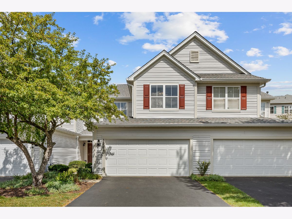  For Sale St Charles Illinois, 306 Fairmont Court