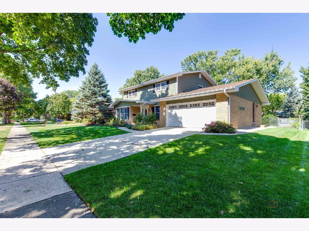 Homes For Sale Kenilwicke Palatine Illinois, 522 Juniper Drive