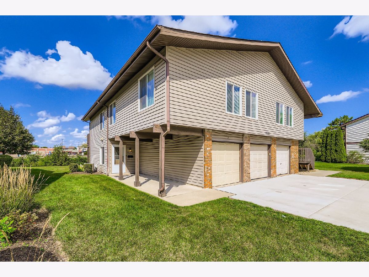  For Sale Hanover Park Illinois, 7526 Bristol Lane