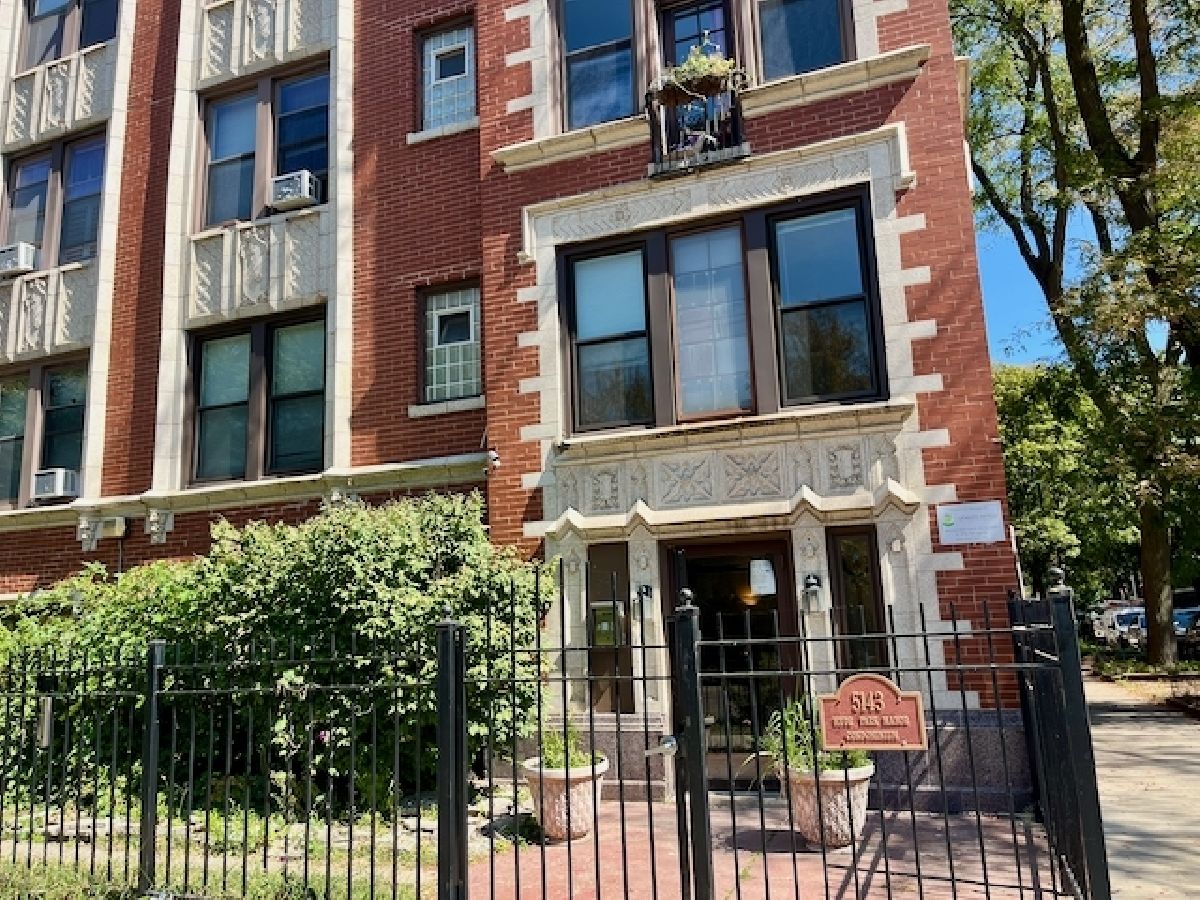 Rented Chicago Illinois, 5143 Kenwood