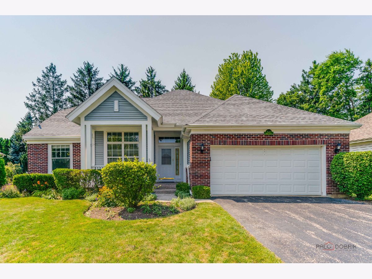  For Sale Mundelein Illinois, 520 Valley Forge Lane