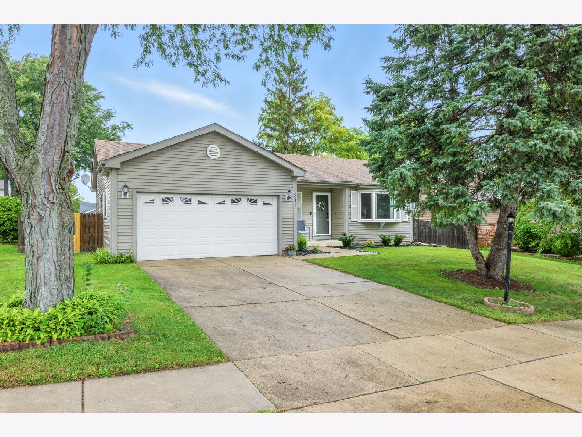  For Sale Streamwood Illinois, 312 Exmoor Drive