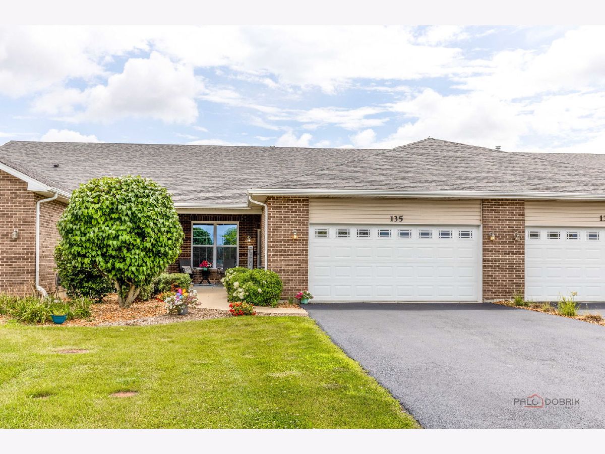  For Sale Bolingbrook Illinois, 135 Barbers Corner Road