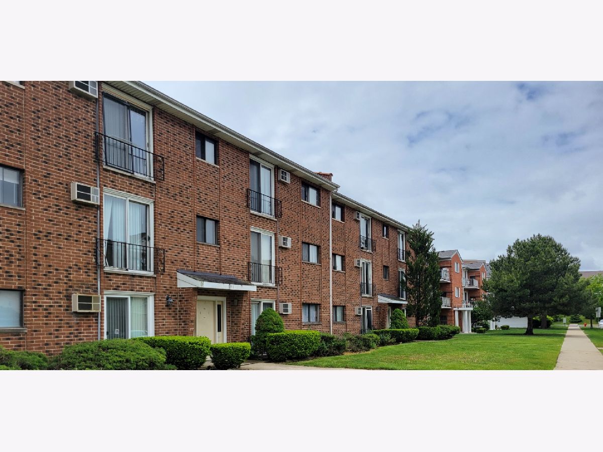  For Rent Des Plaines Illinois, 1257 Harding