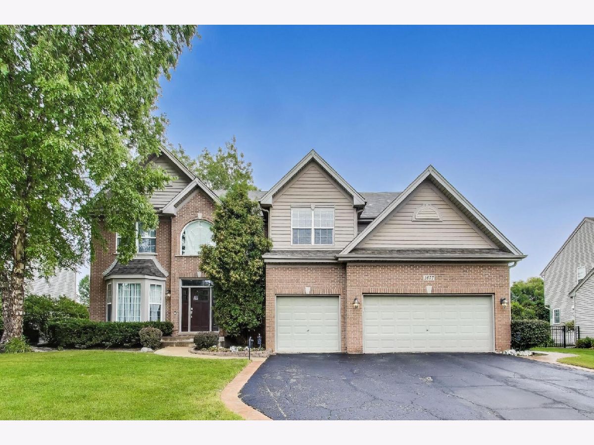  For Sale Crystal Lake Illinois, 1677 Driftwood Lane
