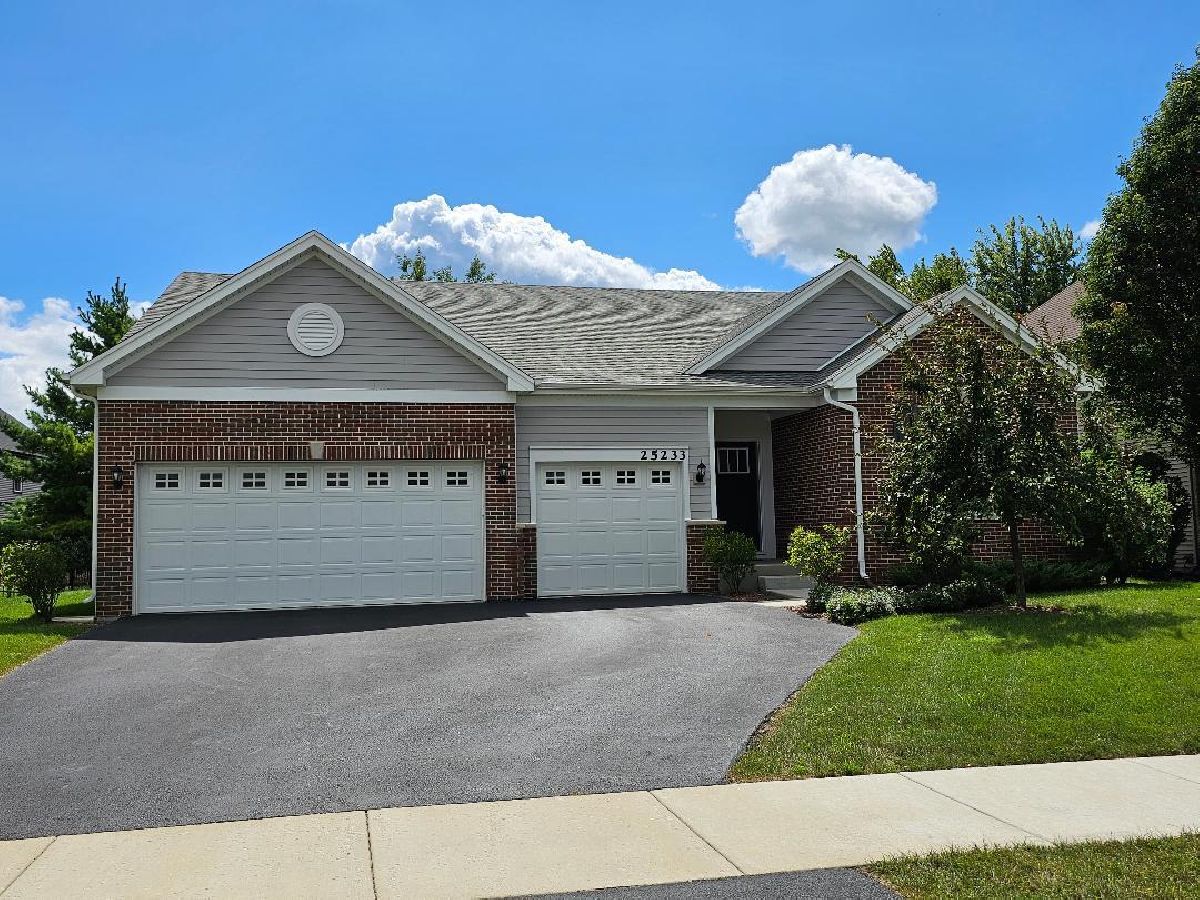  For Sale Plainfield Illinois, 25233 Zoumar Drive