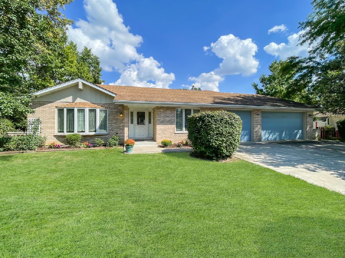  For Sale Palos Hills Illinois, 10211 88th Avenue