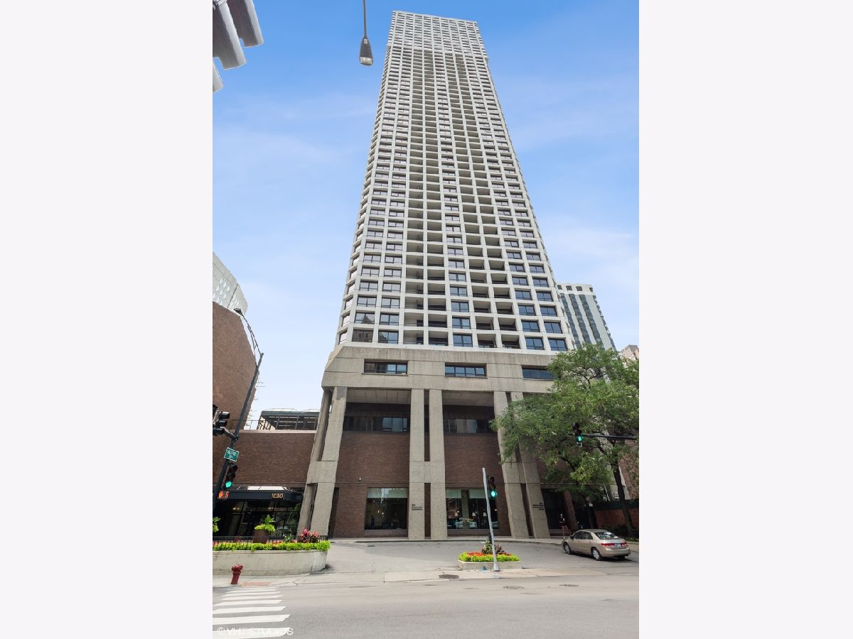  For Sale Chicago Illinois, 1030 State Street