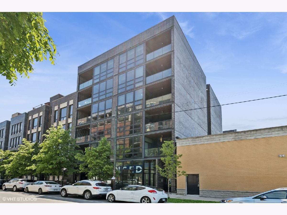  For Sale Chicago Illinois, 1018 Larrabee Street