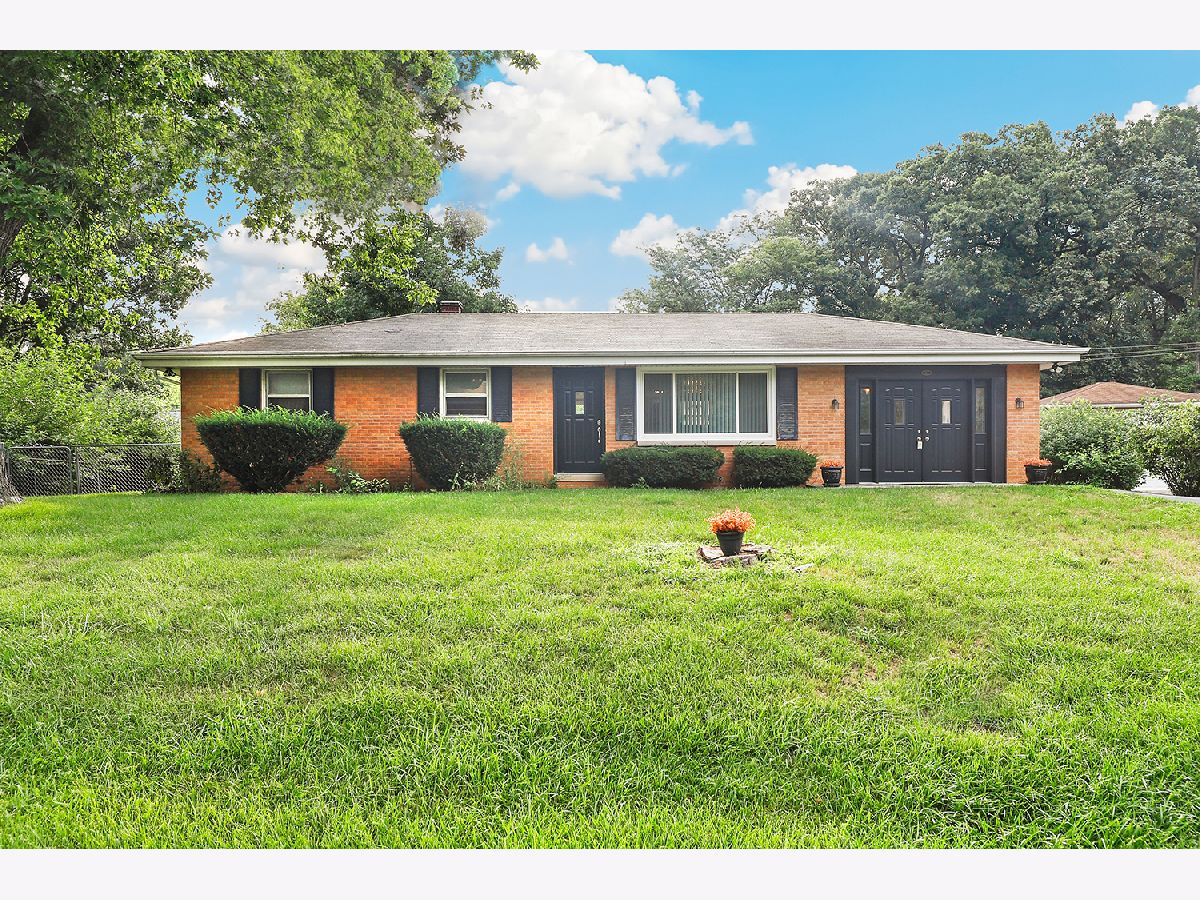  For Sale Shorewood Illinois, 324 Parkshore Drive